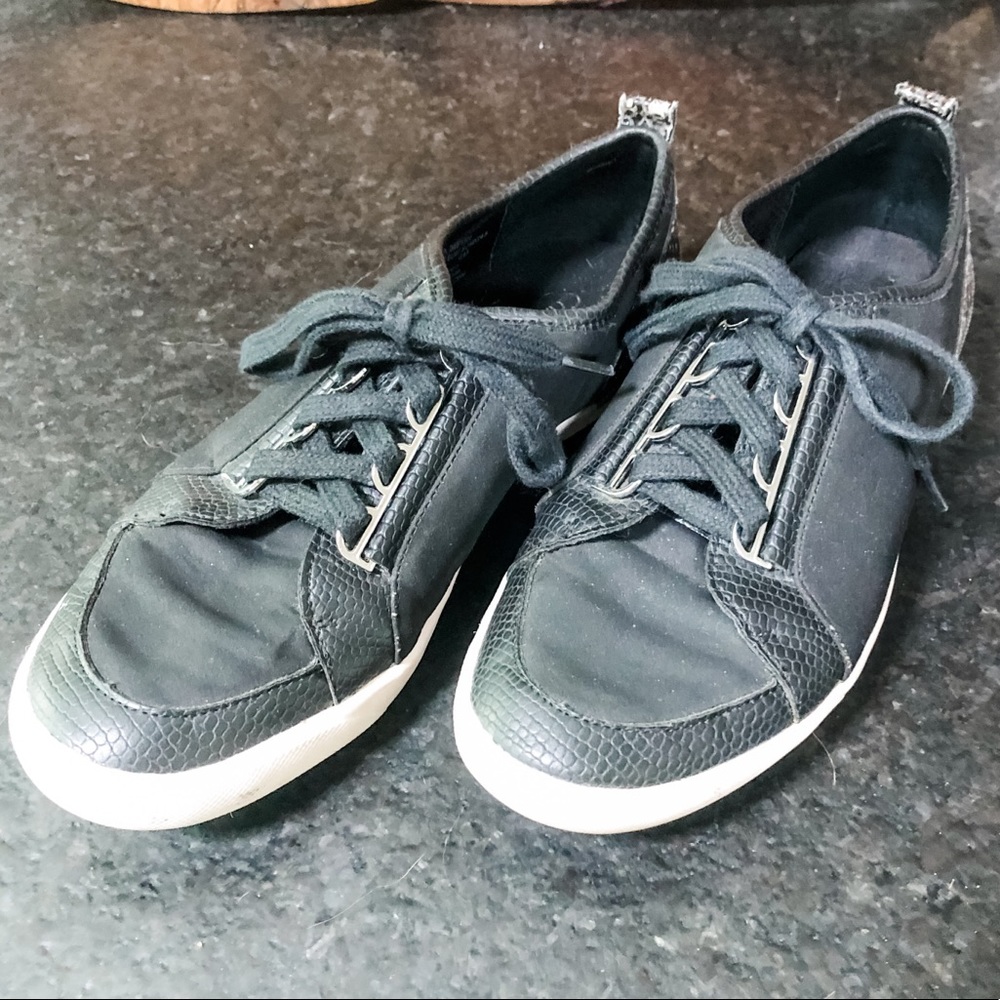 ⭐️SOLD⭐️Calvin Klein Tennis Shoes size 7.5